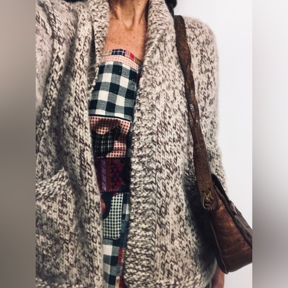 Vintage hand knit wool cardigan Size Medium - Picture 4 of 11